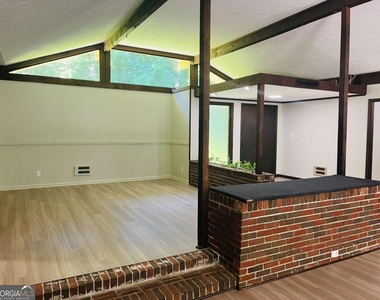 163 Old Norton Road - Photo Thumbnail 7