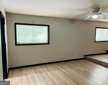 163 Old Norton Road - Photo Thumbnail 34