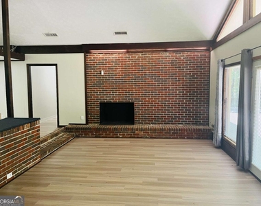 163 Old Norton Road - Photo Thumbnail 6