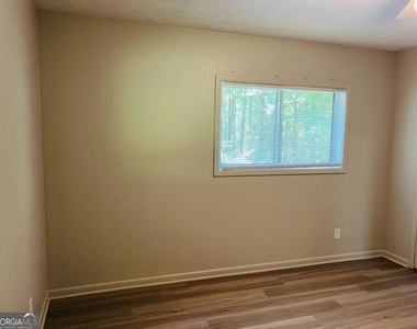 163 Old Norton Road - Photo Thumbnail 29