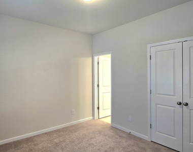 3608 Hidden Valley Cir - Photo Thumbnail 2