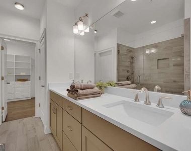 6807 Encore Boulevard - Photo Thumbnail 32