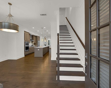 6807 Encore Boulevard - Photo Thumbnail 12