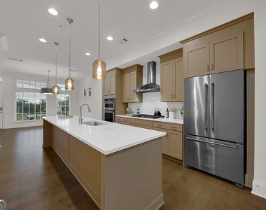 6807 Encore Boulevard - Photo Thumbnail 3