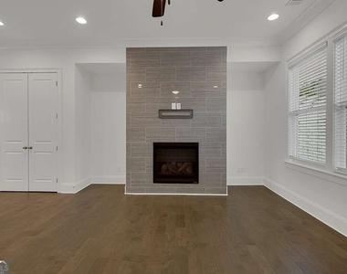 6807 Encore Boulevard - Photo Thumbnail 10