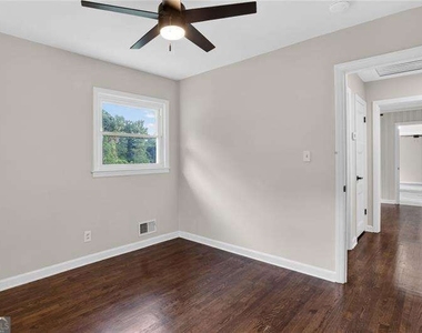 3081 Glendale Court - Photo Thumbnail 11