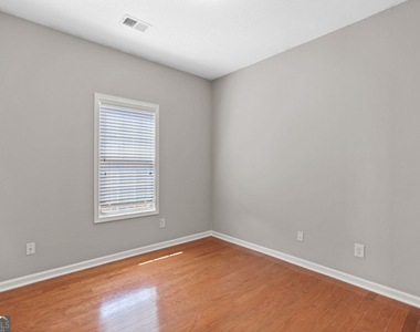 35 Bedford Park Drive - Photo Thumbnail 26