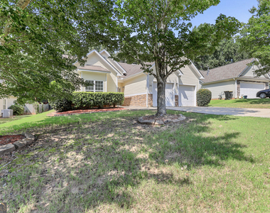 35 Bedford Park Drive - Photo Thumbnail 5