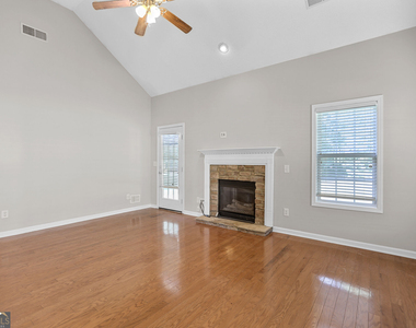 35 Bedford Park Drive - Photo Thumbnail 24