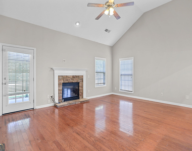 35 Bedford Park Drive - Photo Thumbnail 14