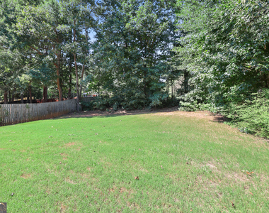 35 Bedford Park Drive - Photo Thumbnail 38