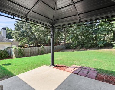 35 Bedford Park Drive - Photo Thumbnail 36