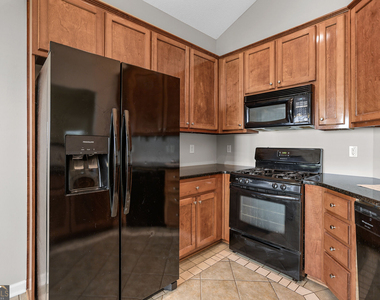 35 Bedford Park Drive - Photo Thumbnail 20