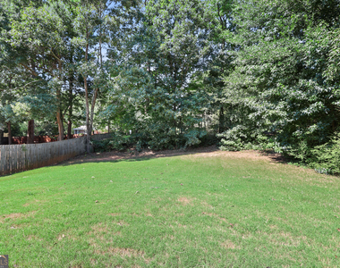 35 Bedford Park Drive - Photo Thumbnail 37