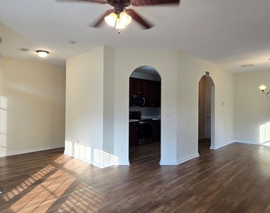 5472 Festival Av - Photo Thumbnail 2