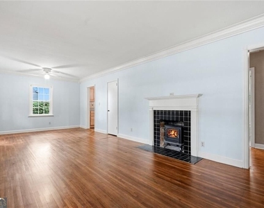 1951 Dresden Drive Ne - Photo Thumbnail 3
