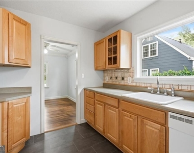 1951 Dresden Drive Ne - Photo Thumbnail 6