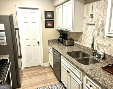 2513 Demere Road - Photo Thumbnail 8