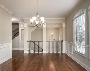 528 Twinrose Way - Photo Thumbnail 3