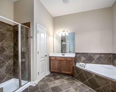 528 Twinrose Way - Photo Thumbnail 23