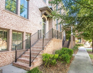 528 Twinrose Way - Photo Thumbnail 2