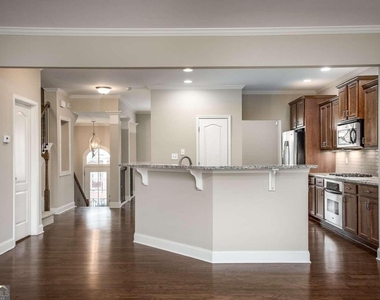 528 Twinrose Way - Photo Thumbnail 10