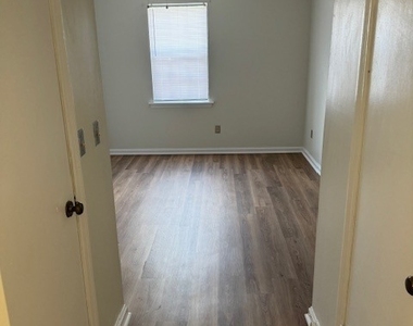 80 East Jones Avenue - Photo Thumbnail 5