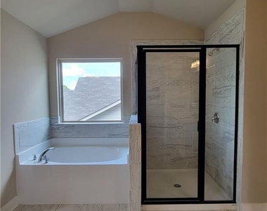3305 Linstead Court - Photo Thumbnail 16