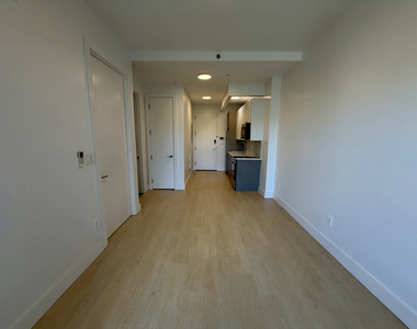 833 Maple Street - Photo Thumbnail 3