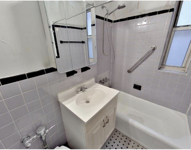 340 East 58th Street - Photo Thumbnail 3