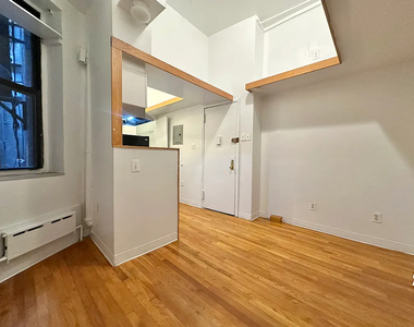 1372 York Avenue - Photo Thumbnail 3
