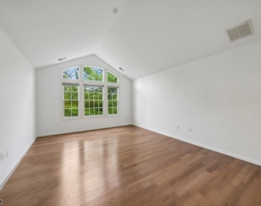 611 Binghampton Ln - Photo Thumbnail 24