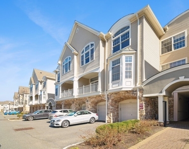 611 Binghampton Ln - Photo Thumbnail 35