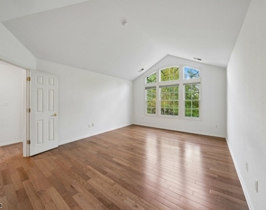 611 Binghampton Ln - Photo Thumbnail 28