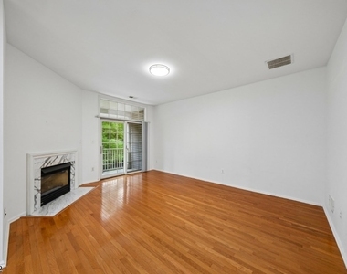 611 Binghampton Ln - Photo Thumbnail 7