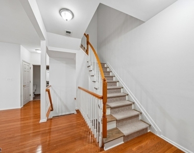 611 Binghampton Ln - Photo Thumbnail 19