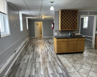 172 Burkley Pl - Photo Thumbnail 3