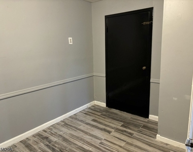 172 Burkley Pl - Photo Thumbnail 8