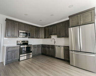 459 Bloomfield Ave - Photo Thumbnail 10