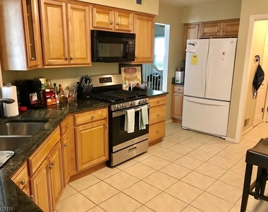 21 Pilgrim Ct - Photo Thumbnail 4