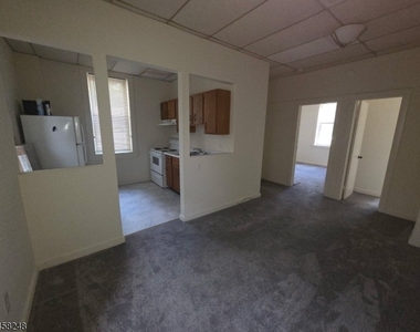 817 Ringwood Ave - Photo Thumbnail 2