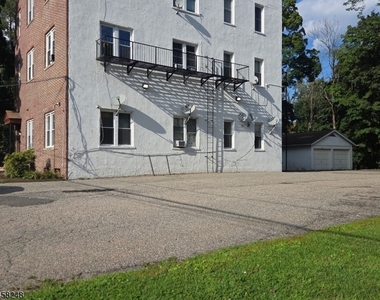 817 Ringwood Ave - Photo Thumbnail 1