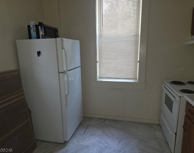 817 Ringwood Ave - Photo Thumbnail 4