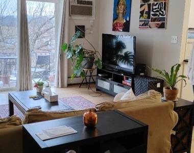 320 South Street - Photo Thumbnail 2