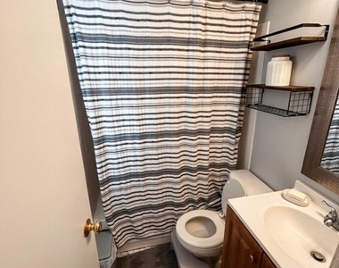 541 Downer St - Photo Thumbnail 5