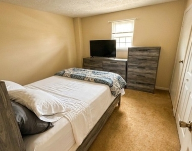 541 Downer St - Photo Thumbnail 2