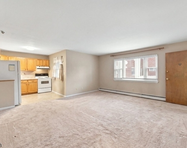 199 N Beverwyck Rd - Photo Thumbnail 3