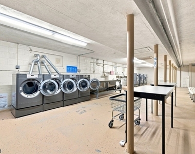199 N Beverwyck Rd - Photo Thumbnail 9