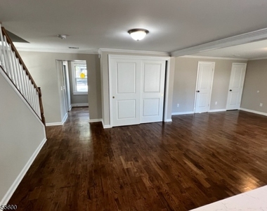 30 Gregory Ave - Photo Thumbnail 3
