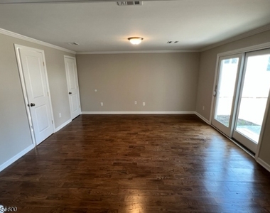 30 Gregory Ave - Photo Thumbnail 4
